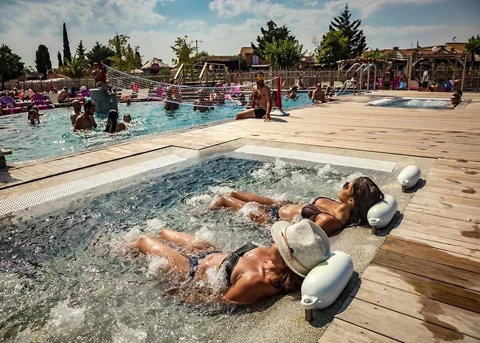 Zecamping 4 Familial 1Km Plage Parc Aquatique Mobil-Home Tv Clim 31M2 Кемпинг Вальрас-Пляж
